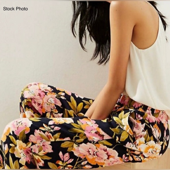 LOFT Floral Lightweight Wide Leg Pants (M) - Picture 13 of 14